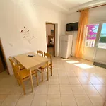 Olive House Šimuni