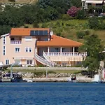 Lägenhet Olive House Šimuni