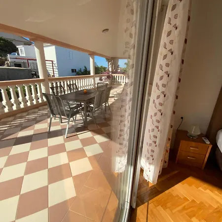 Olive House Simuni