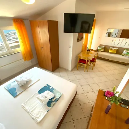 Apartamento Olive House Šimuni