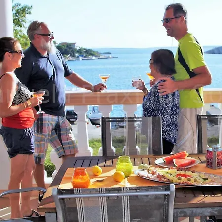 Olive House Apartamento Šimuni